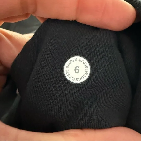 Lululemon Scuba Crew Size 6 - Picture 5 of 9